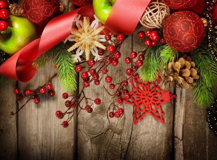 Find Mickeys Christmas Decorations Hidden Mickeys