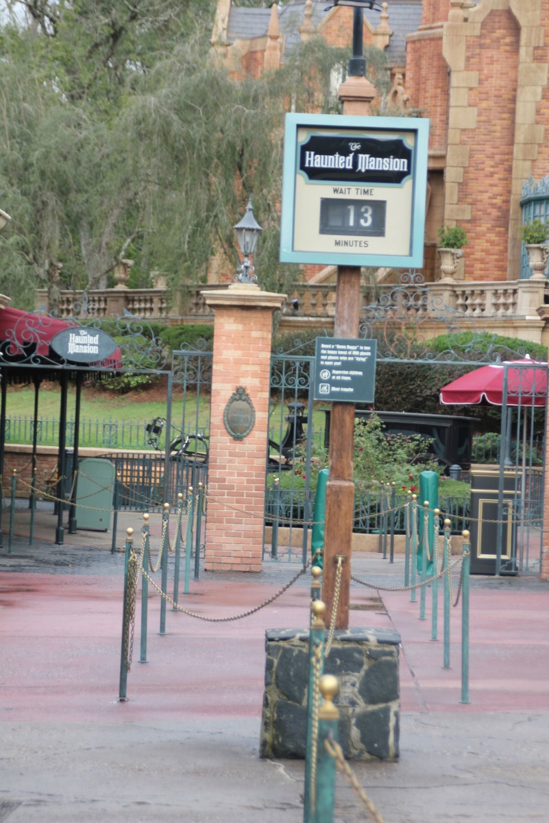 The Haunted Mansion 13 Minutes Wait Time