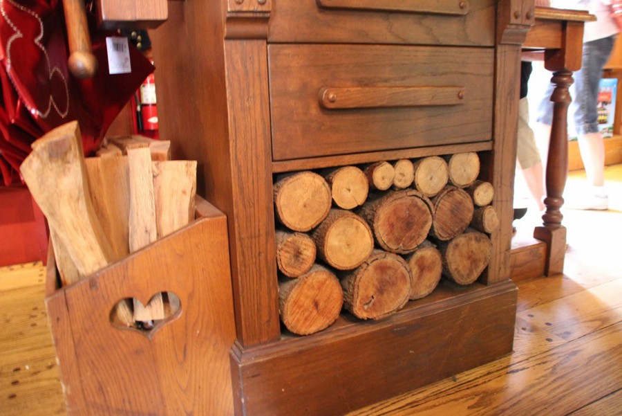 Ye Olde Christmas Shoppe Hidden Mickey